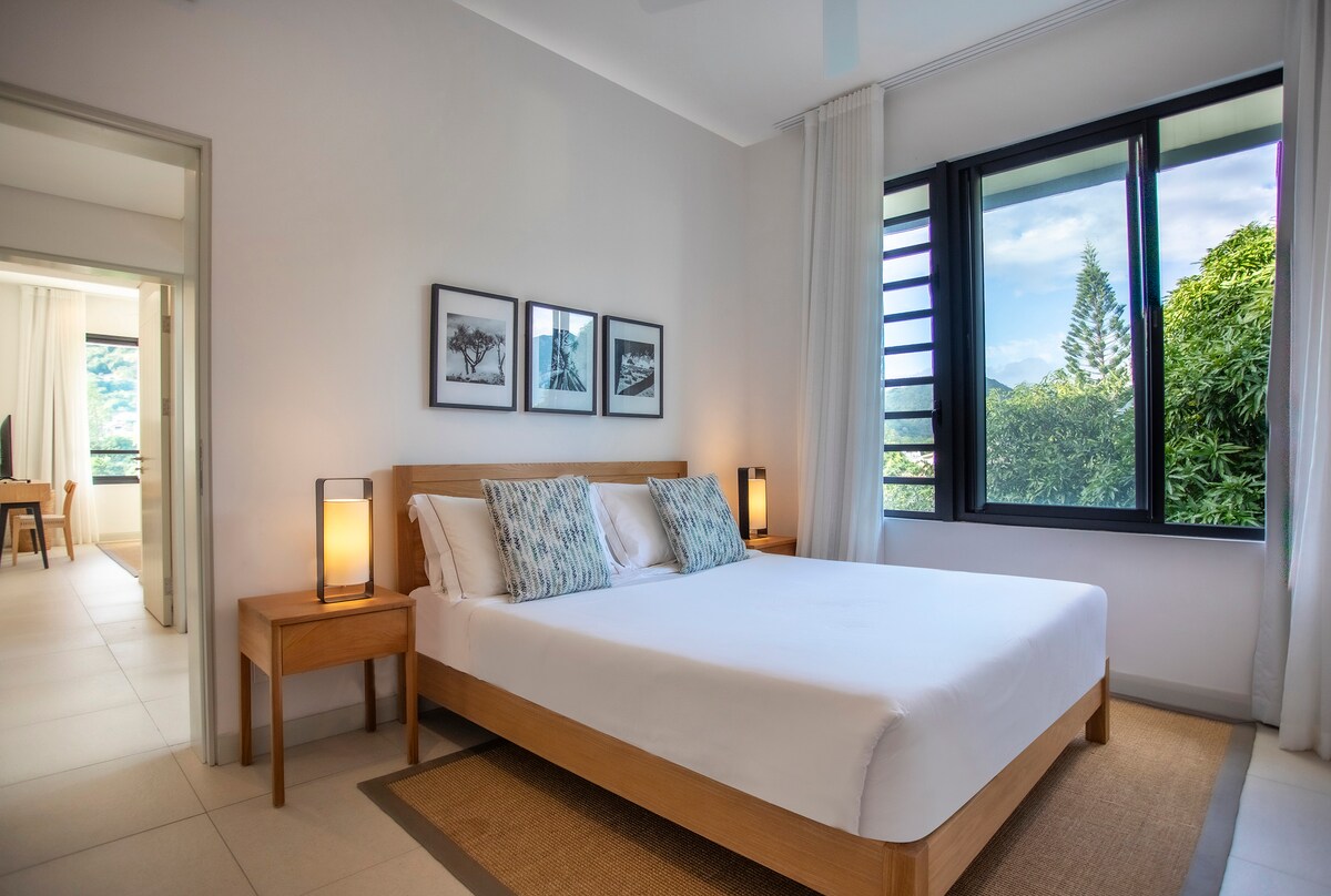 モダンなペントハウス - テラスからの夕日とプール - Airbnb