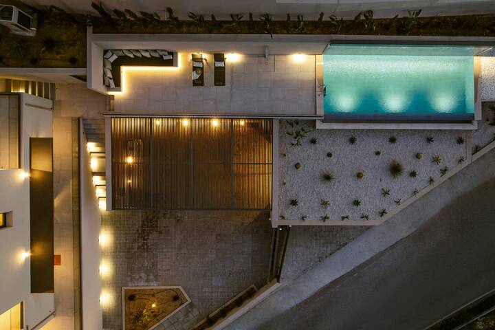 Thalassa Majo Luxury Villas 5 Bedrooms Gym & Sauna gallery image 2