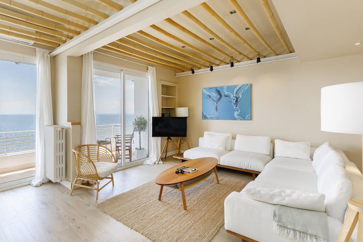 Infinity: Serene seafront apartment w/ sea view