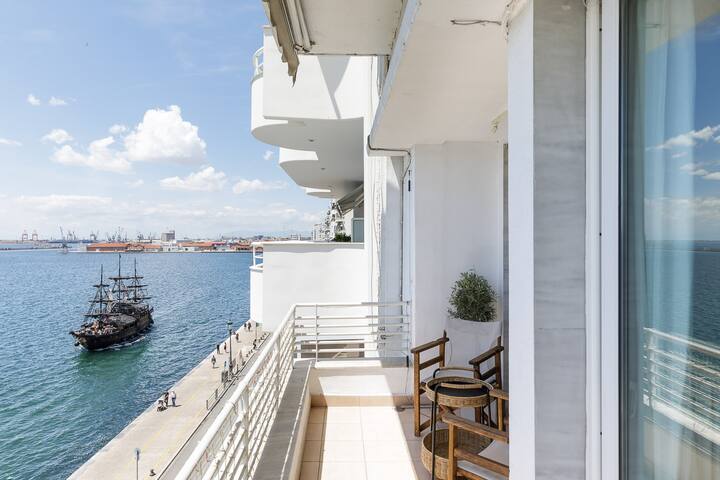 Infinity: Serene seafront apartment w/ sea view gallery image 2