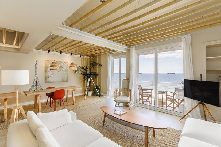 Infinity: Serene seafront apartment w/ sea view gallery image 4