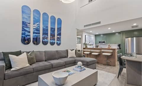 Popular Airbnb listing: Luxury Ski In/Out Condo | Pool & Hot tub in Snyderville