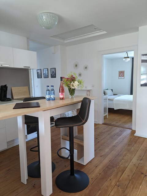 3-room sunny floor near the lake with roof terrace