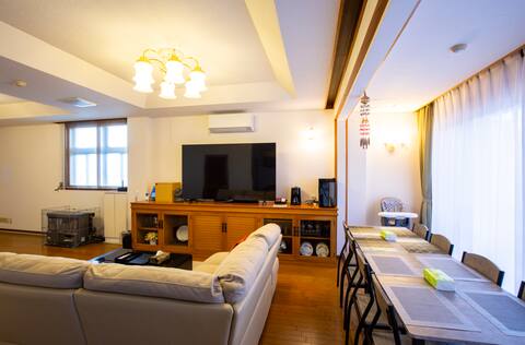 4BR 123 ㎡, Ideal for 3 family groups · BBQ on the wood deck terrace with view of Mt. Hakkoda, free p