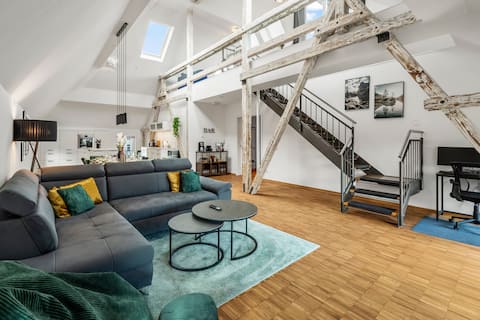 Erfolgreiche Airbnb-Immobilie: DND Design Loft: 170 m ²|Parking|Netflix|Balcony in Würzburg