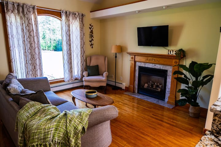 Cozy Getaway - Gilford, NH