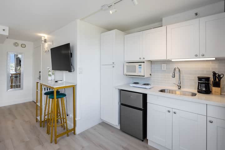 New 2 Full Beds Perfect Waikiki Studio - O‘ahu, HI