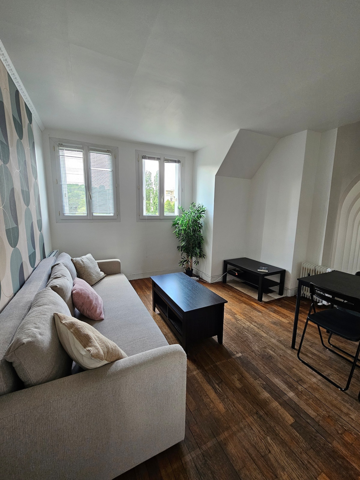 Successful Airbnb property: 20 minutes de Paris/Orly charmant appartement in Athis Mons