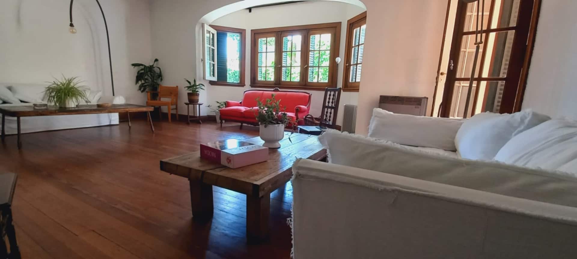 Casa inglesa de 4 dormitórios em San Isidro