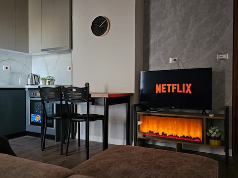 Popular Airbnb listing: Sky Deluxe Apartment 14 in Tiranë