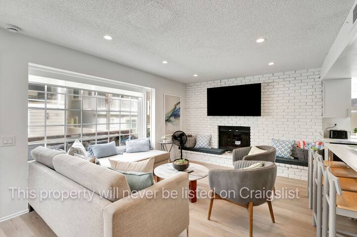 Newly Remodeled 3 Br Beach House steps from Beach! gallery image 2