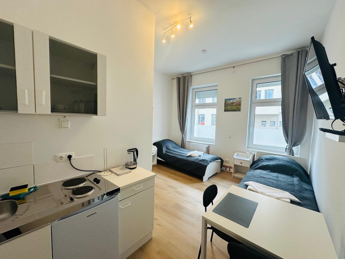 Popular Airbnb listing: Comfortable studio in Berlin5 in Weißensee