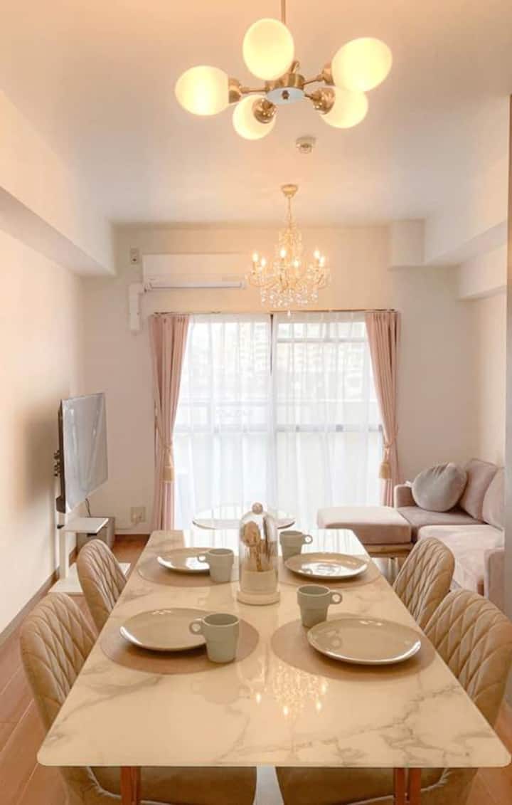 正面から見たリビングダイニングです。ダイニングテーブルはFrancfrancです★