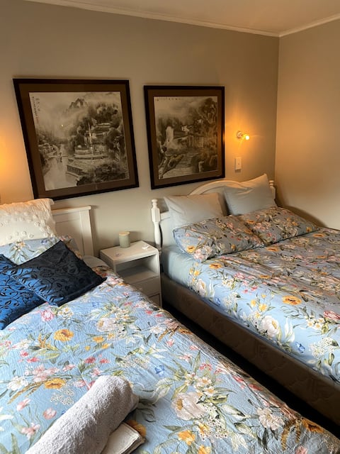 Cosy 2 bedroom flat.