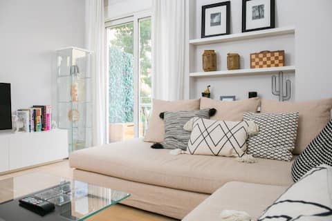 Top performing Airbnb: Modern and Stylish Apartment in Kolonaki in ΚΟΛΩΝΑΚΙ