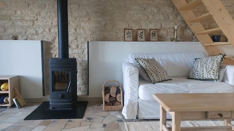 Successful Airbnb property: Air-conditioned cocoon at the bottom of the garden & Nordic bath in Yonne