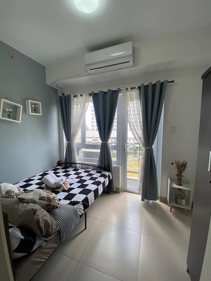 Ambienti i dhomës së gjumit