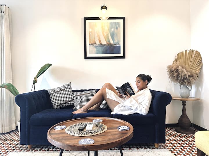 Living room image 7