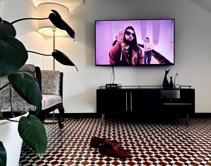 Living room image 2