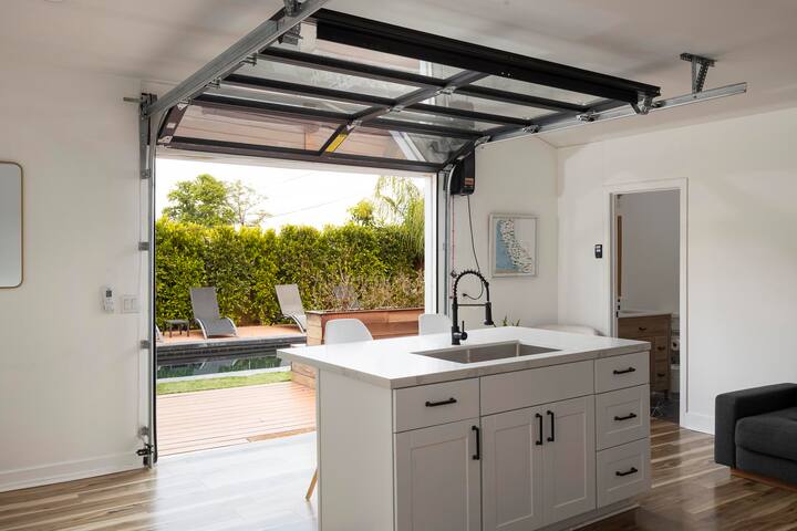 SD living w/ pool, spa, fire pit – 5min to gaslamp gallery image 5