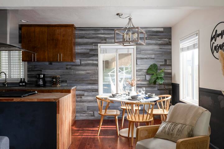 SD living w/ pool, spa, fire pit – 5min to gaslamp gallery image 3