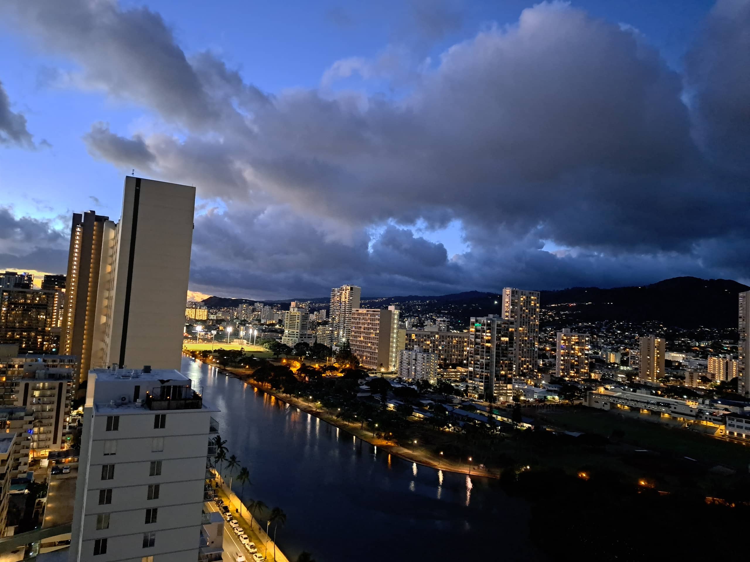Bright Studio in Waikiki 25th FL - Image 23
