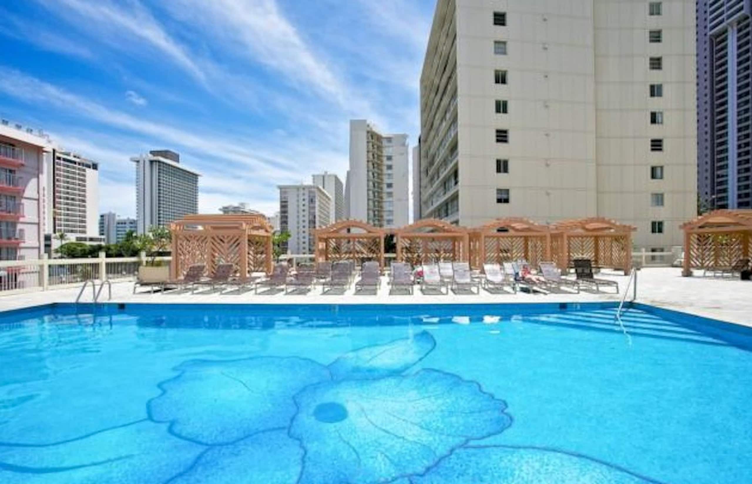 Bright Studio in Waikiki 25th FL - Image 12