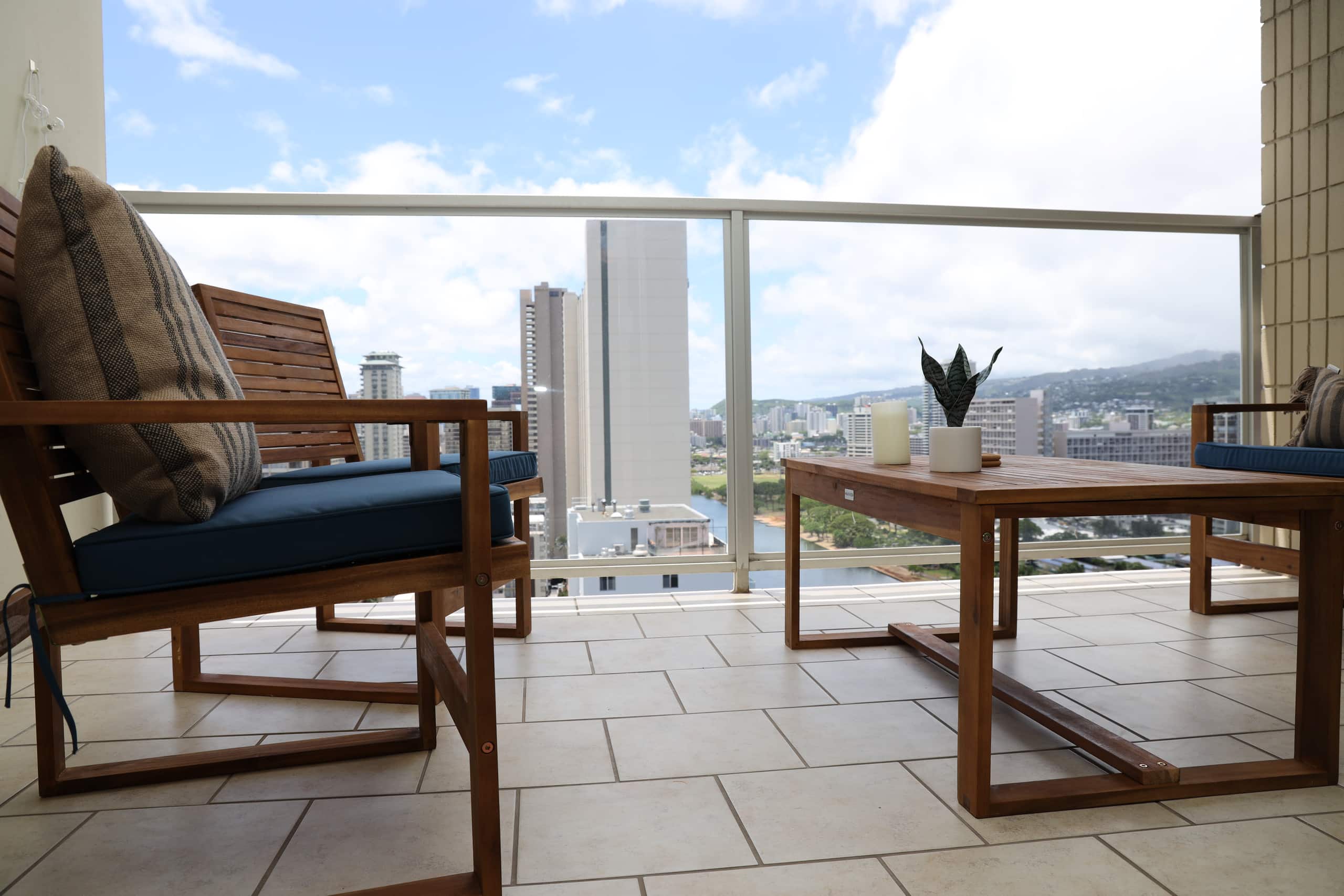 Bright Studio in Waikiki 25th FL - Image 10