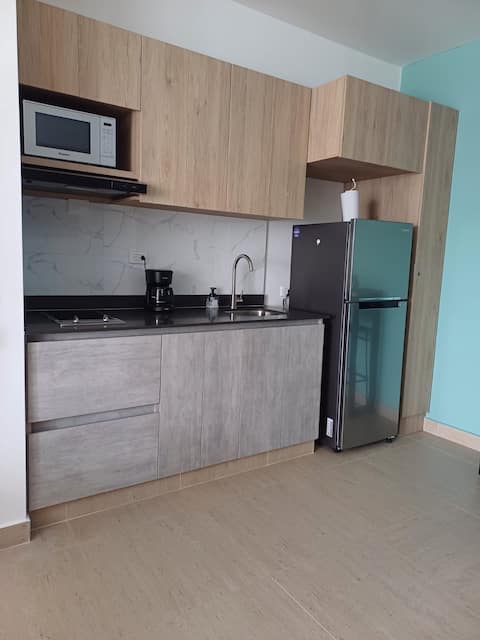 Top Airbnb: Relaxing Suite 5 min Airport | Pool View in Crespo
