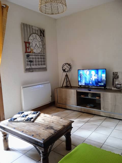Top performing Airbnb: Cottage with pond in the countryside in Sarthe