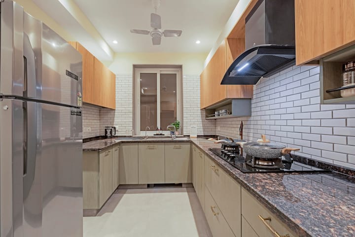 Full kitchen image 1