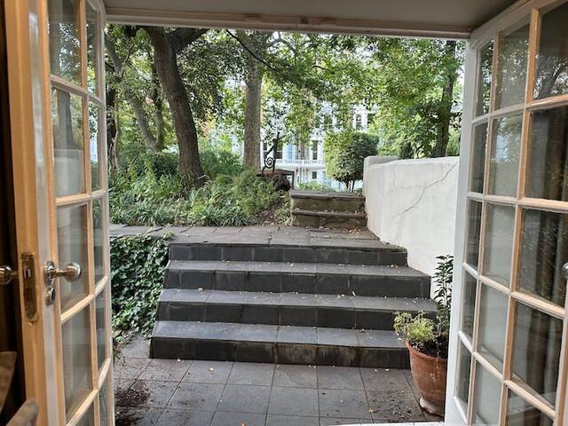 Bright Notting Hill Garden flat in London gallery image 2