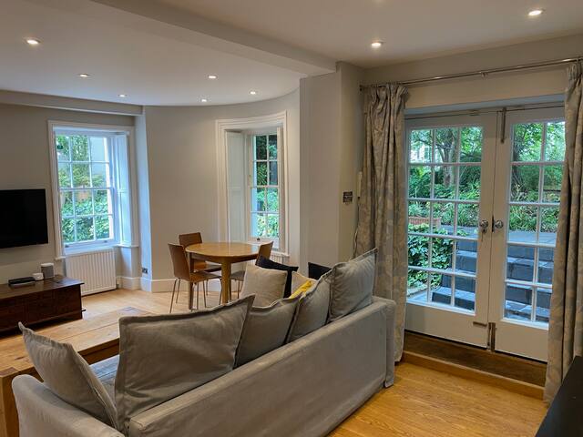 Bright Notting Hill Garden flat in London gallery image 3