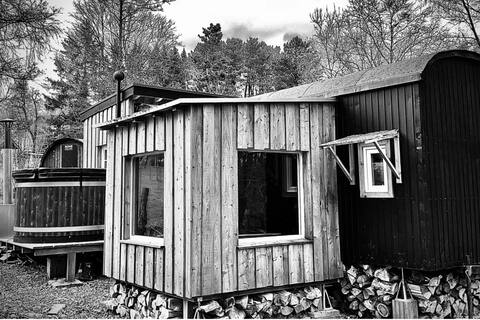 Cozy tiny house with sauna and hot tub