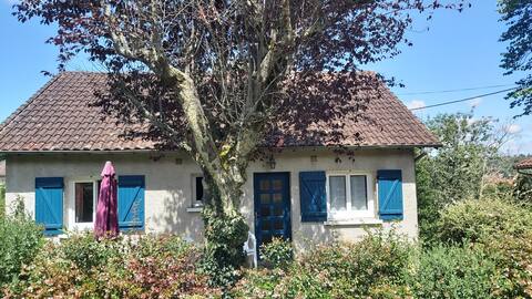 welcome to MARIE's cottage. 3 bedrooms 6 people