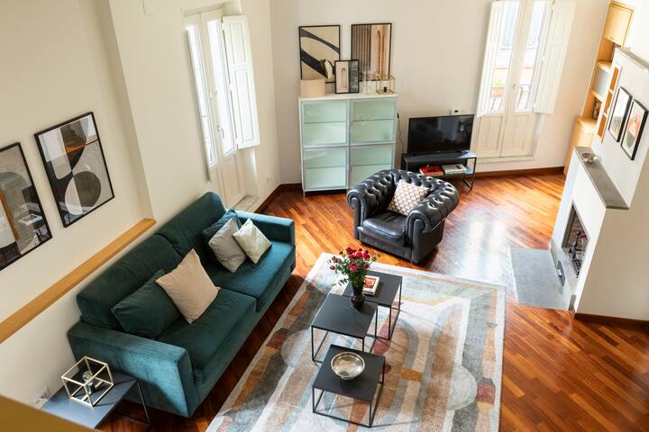 Trevi Charming Penthouse gallery image 3