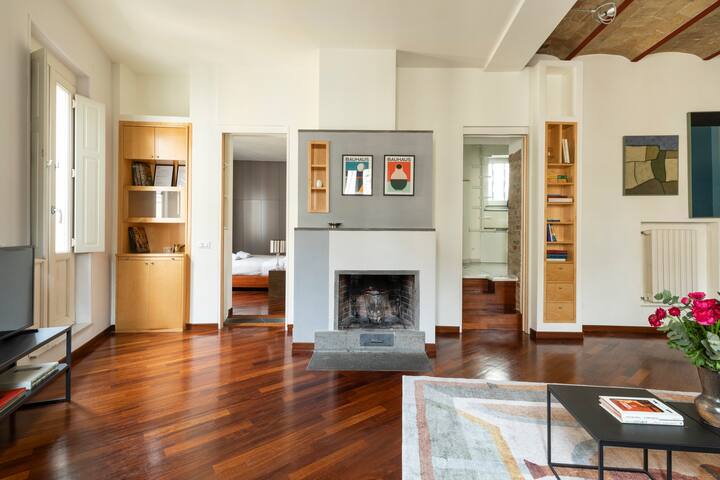 Trevi Charming Penthouse gallery image 5