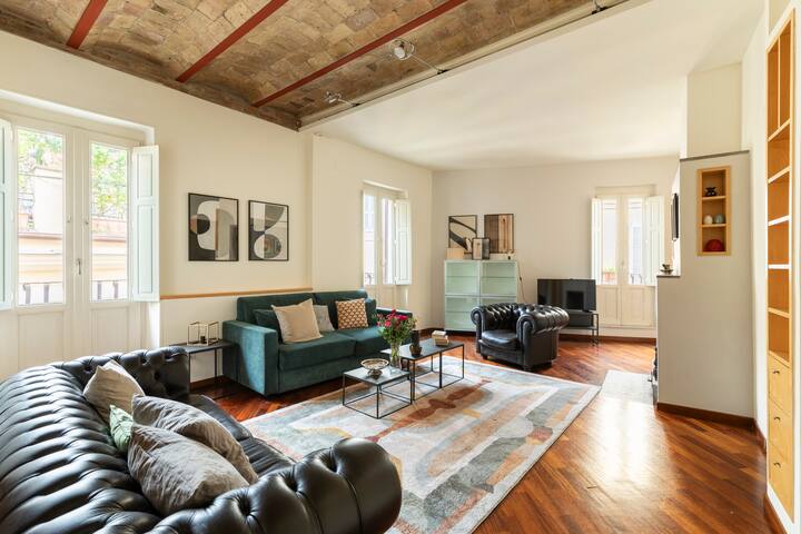 Trevi Charming Penthouse gallery image 4