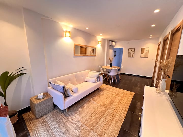Cozy Beachfront Apartment - Los Alcázares