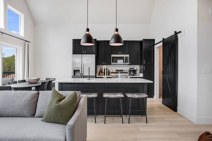 Premium Biltmore Village Home | 5-Bedroom, 2 Decks