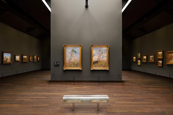 
Monet a étudié comment la lumière naturelle affecte l'apparence de la forme humaine à l'extérieur et comment les figures peuvent s'harmoniser avec leur environnement, ce que vous pourriez rencontrer pendant votre séjour.
