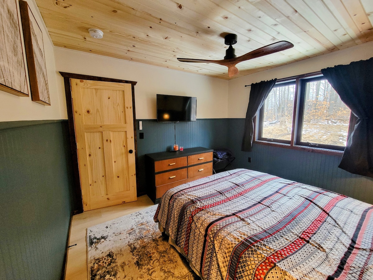 غرفة نوم في الطابق الرئيسي