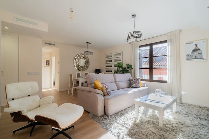 Elegant and bright apart. Malasaña Chueca Center