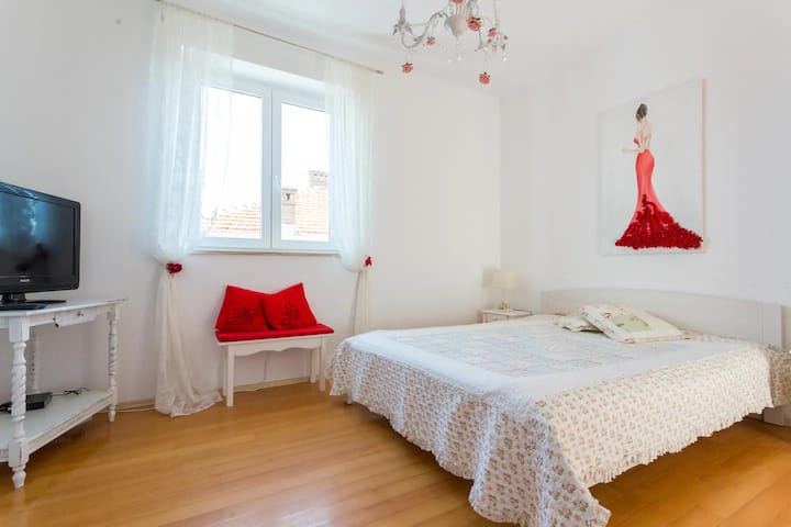 Apt. Vera Ii-  Next To Old Town  With Garden - Dubrovnik