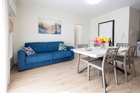 Entire apartment for 6  in the heart of Tropea