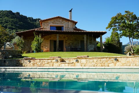 Blue Jasmine Villa with private pool