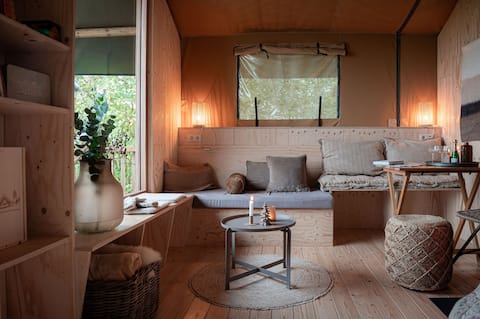 Smûk Thuske with wood stove