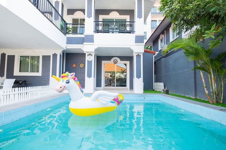 Thai Home Villas 5br In Patamnak City - Pattaya
