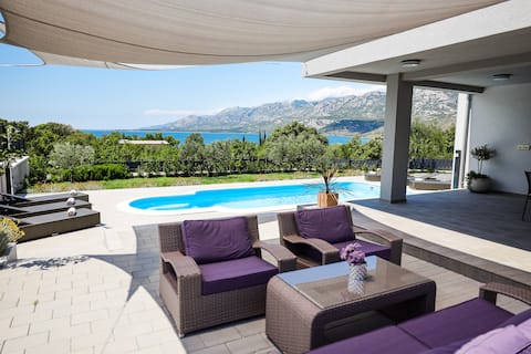 Villa Immortelle with heated pool and seaview