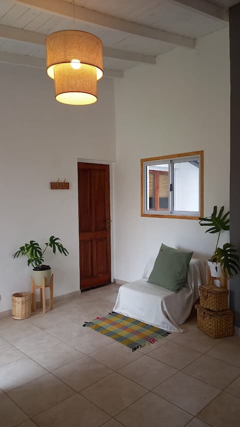Anuncio de Airbnb popular: Las Golondrinas, a seaside house in MDP en Playa Serena